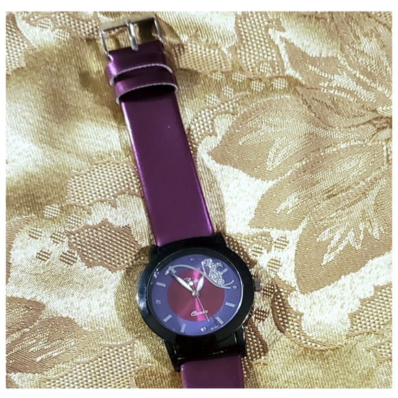 Purple Fashion Watch for Ladies - Picture 4 of 11